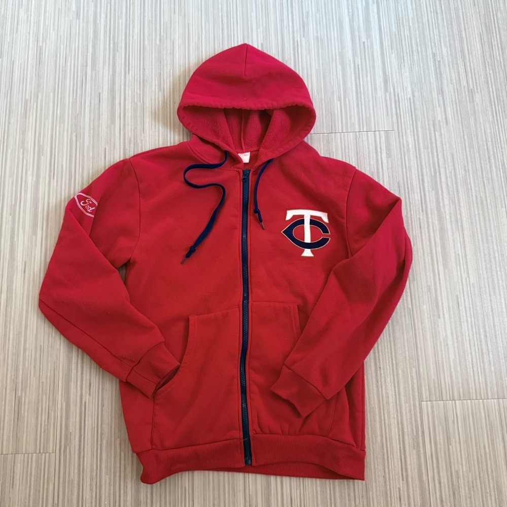 Minnesota Twins Red Zip-Up Hoodie like new size Medium